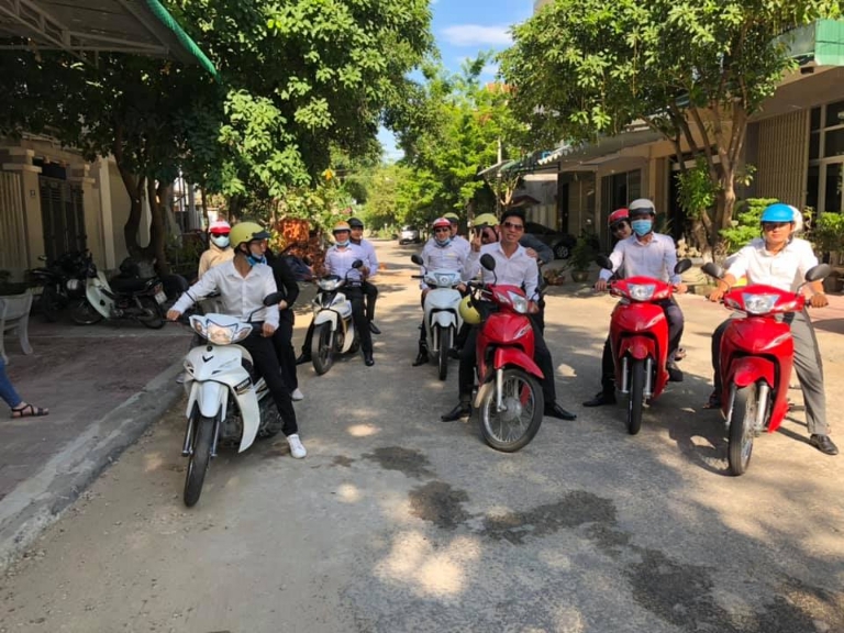 Thuê xe máy Hoa Muống Biển
