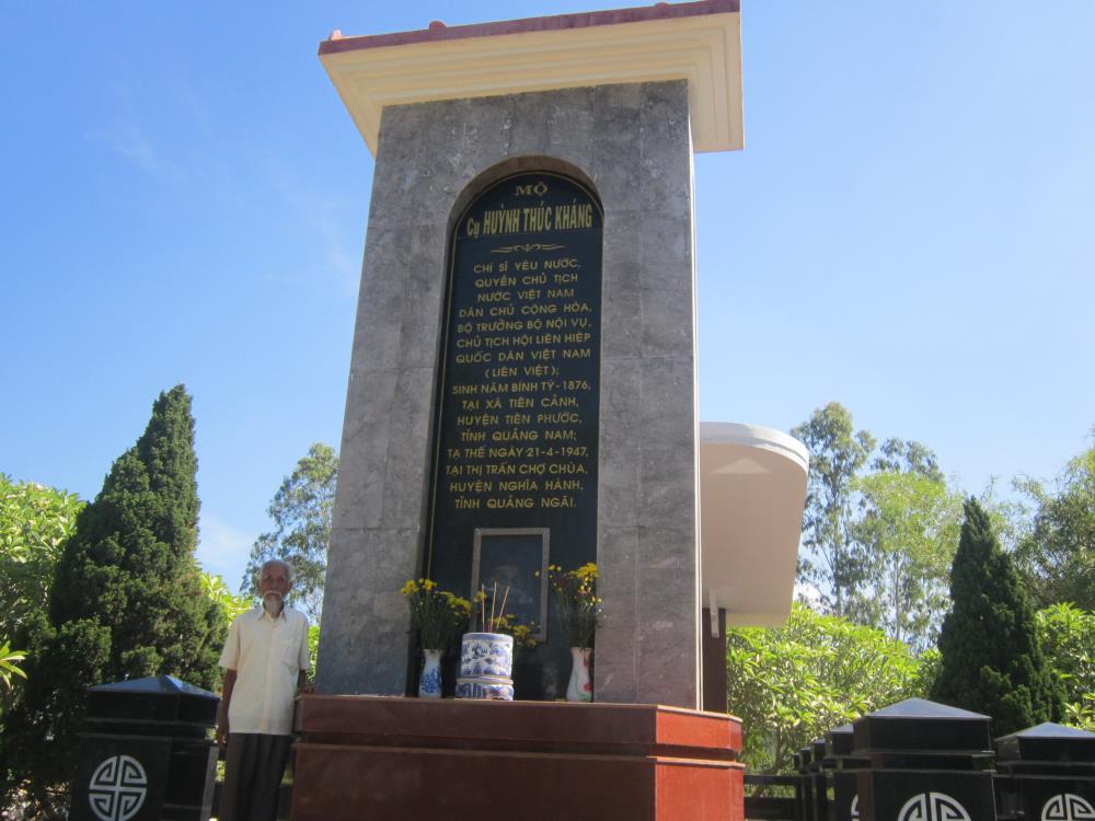 Mộ Huỳnh Thúc Kháng 4