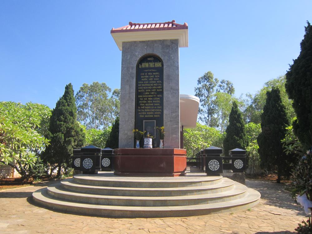 Mộ Huỳnh Thúc Kháng 1
