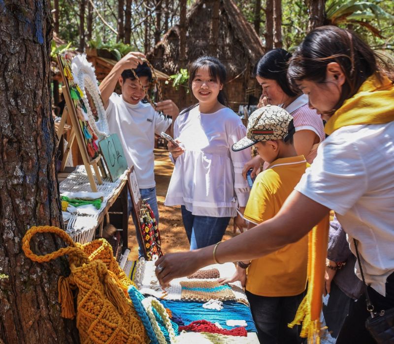 Chợ phiên Măng Đen, tận hưởng trọn vẹn vẻ đẹp vùng cao 10